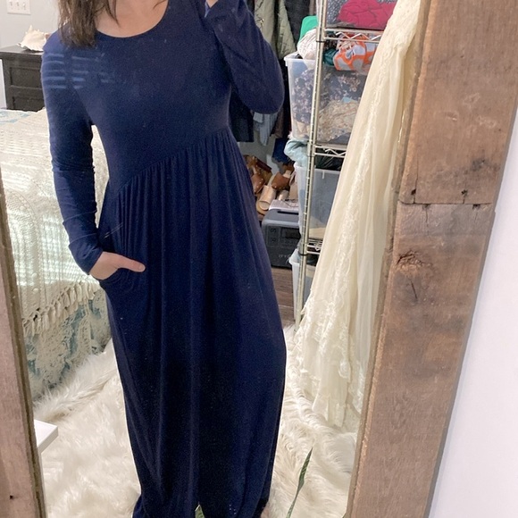 Zenana Outfitters maxi dress navy blue size large with pockets - Picture 2 of 6